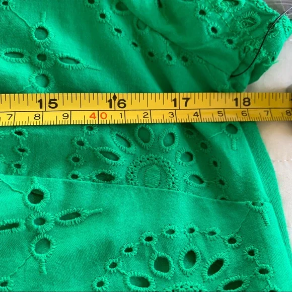 NWT Crown & Ivy Green Top - Picture 3 of 7